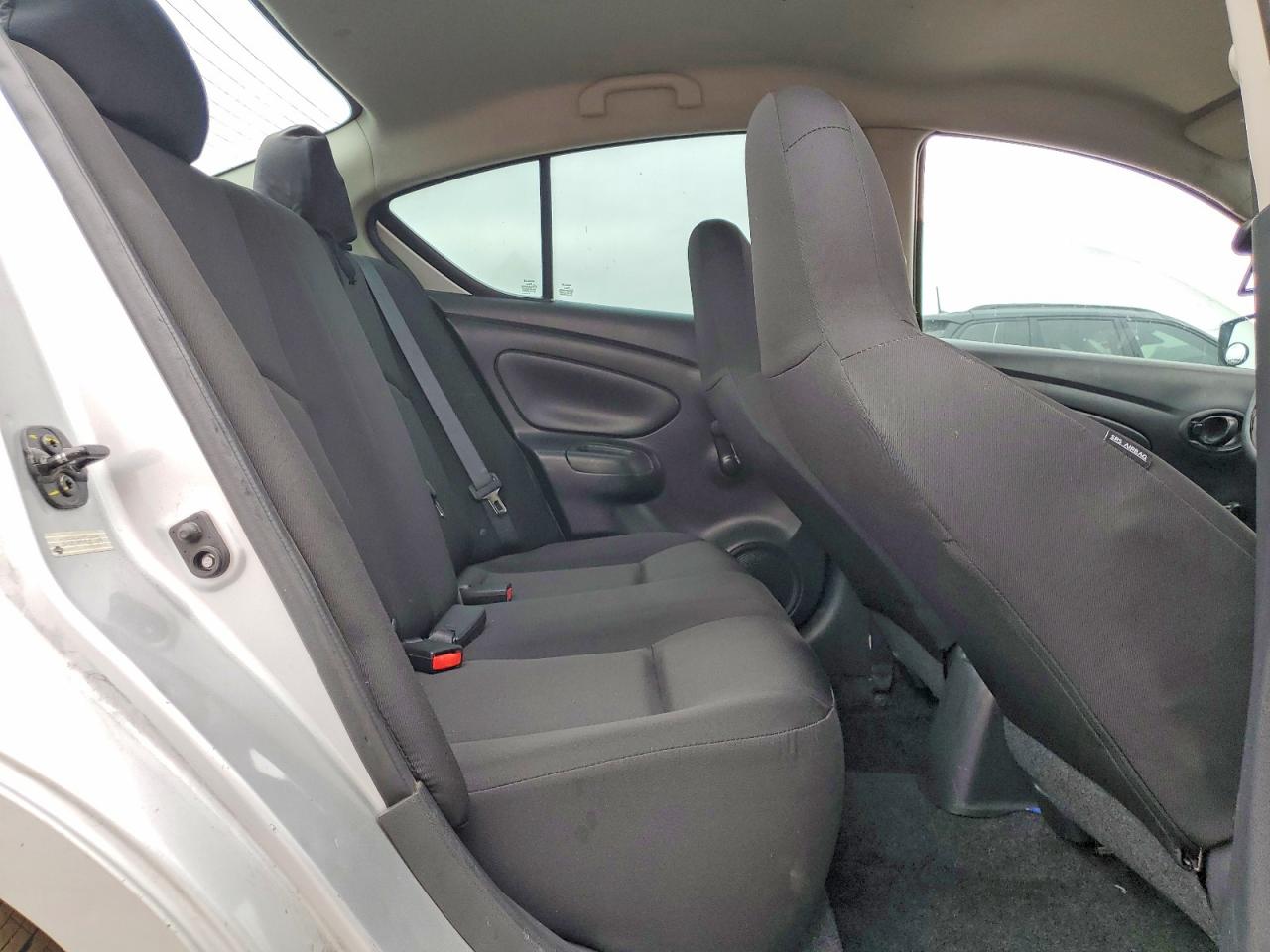 Nissan Versa 1.6 S