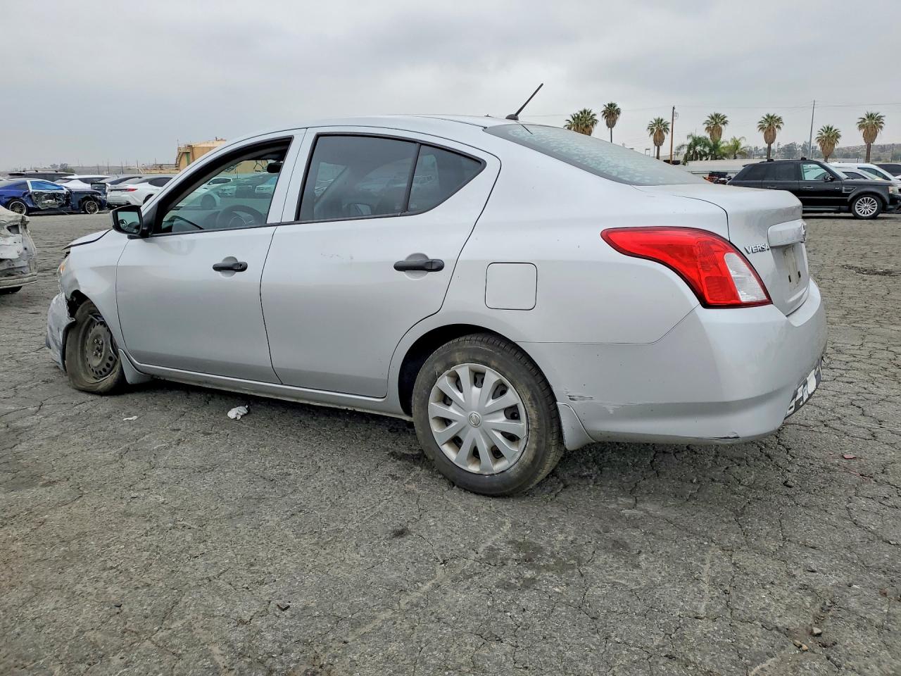 Nissan Versa 1.6 S