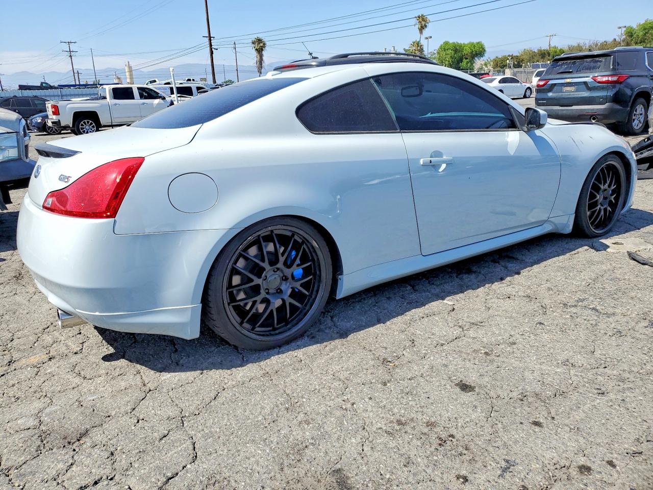 INFINITI G37 Base
