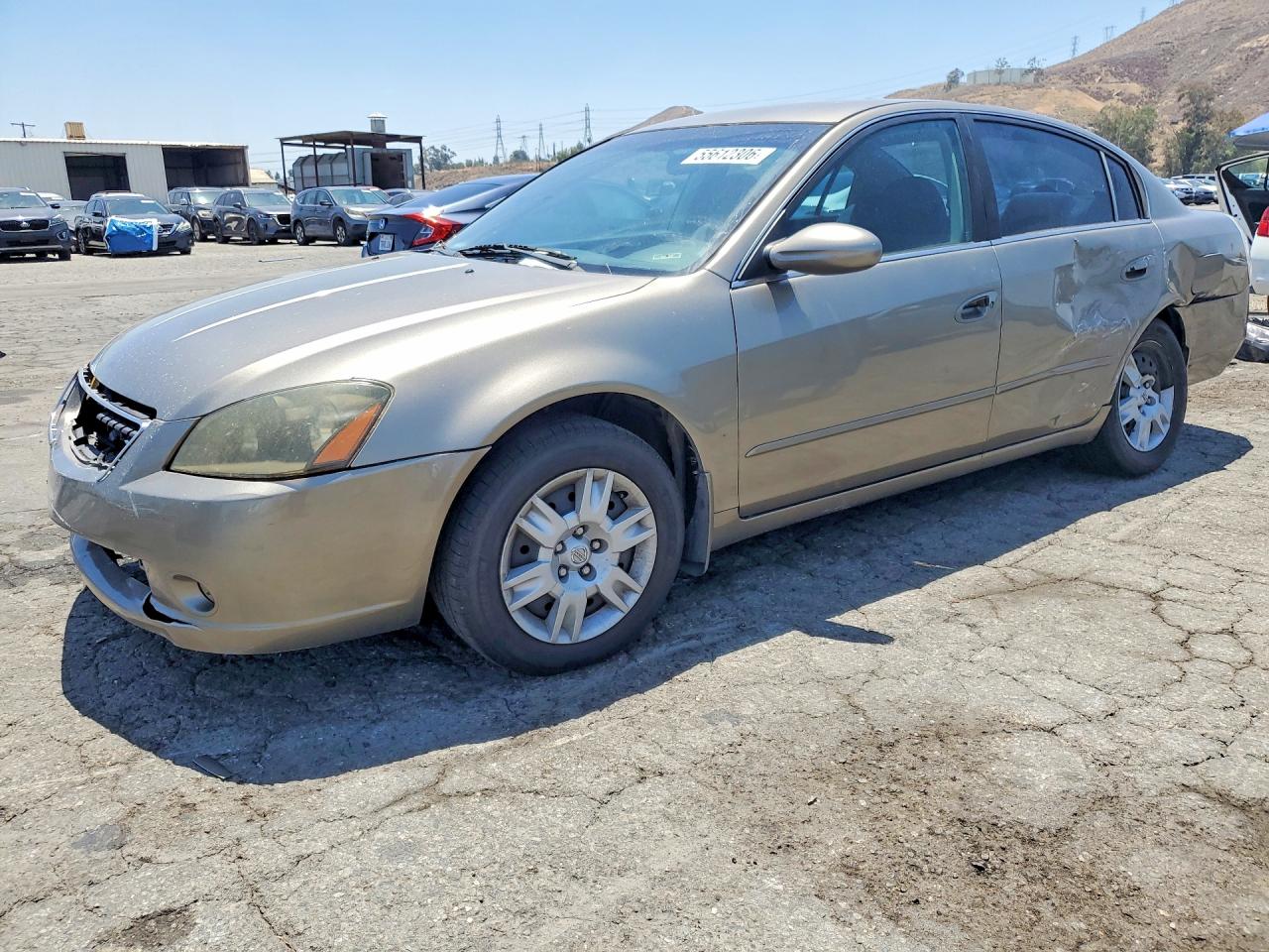 Salvage Nissan Altima Image