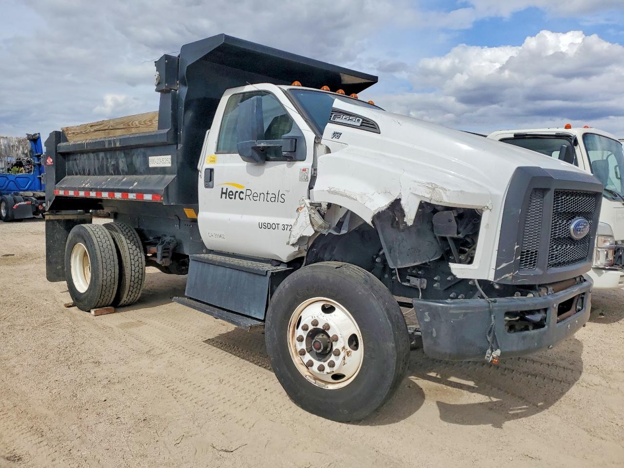 Salvage Ford F-650 Image