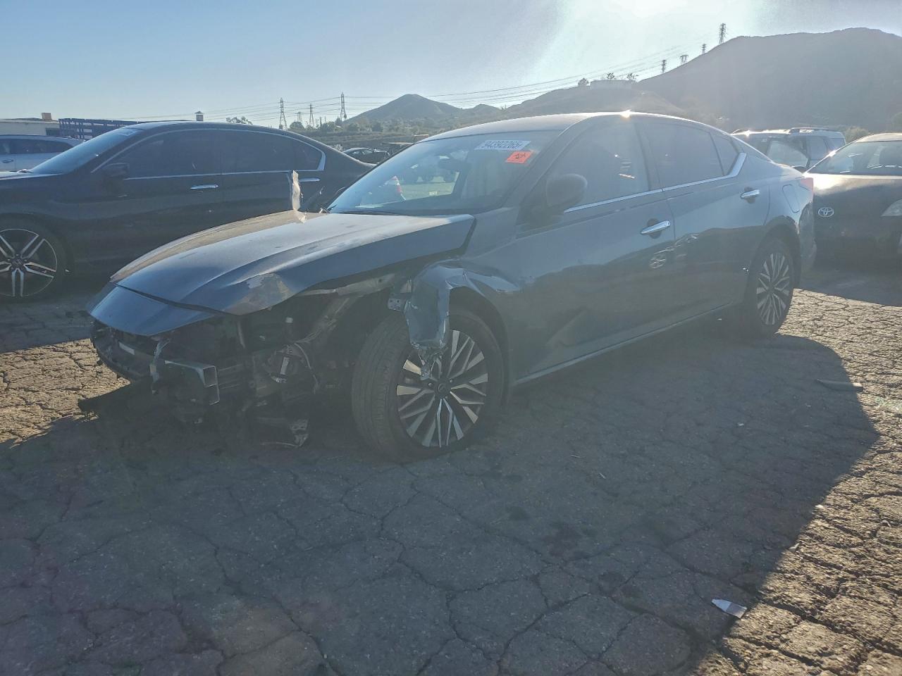Salvage Nissan Altima Image