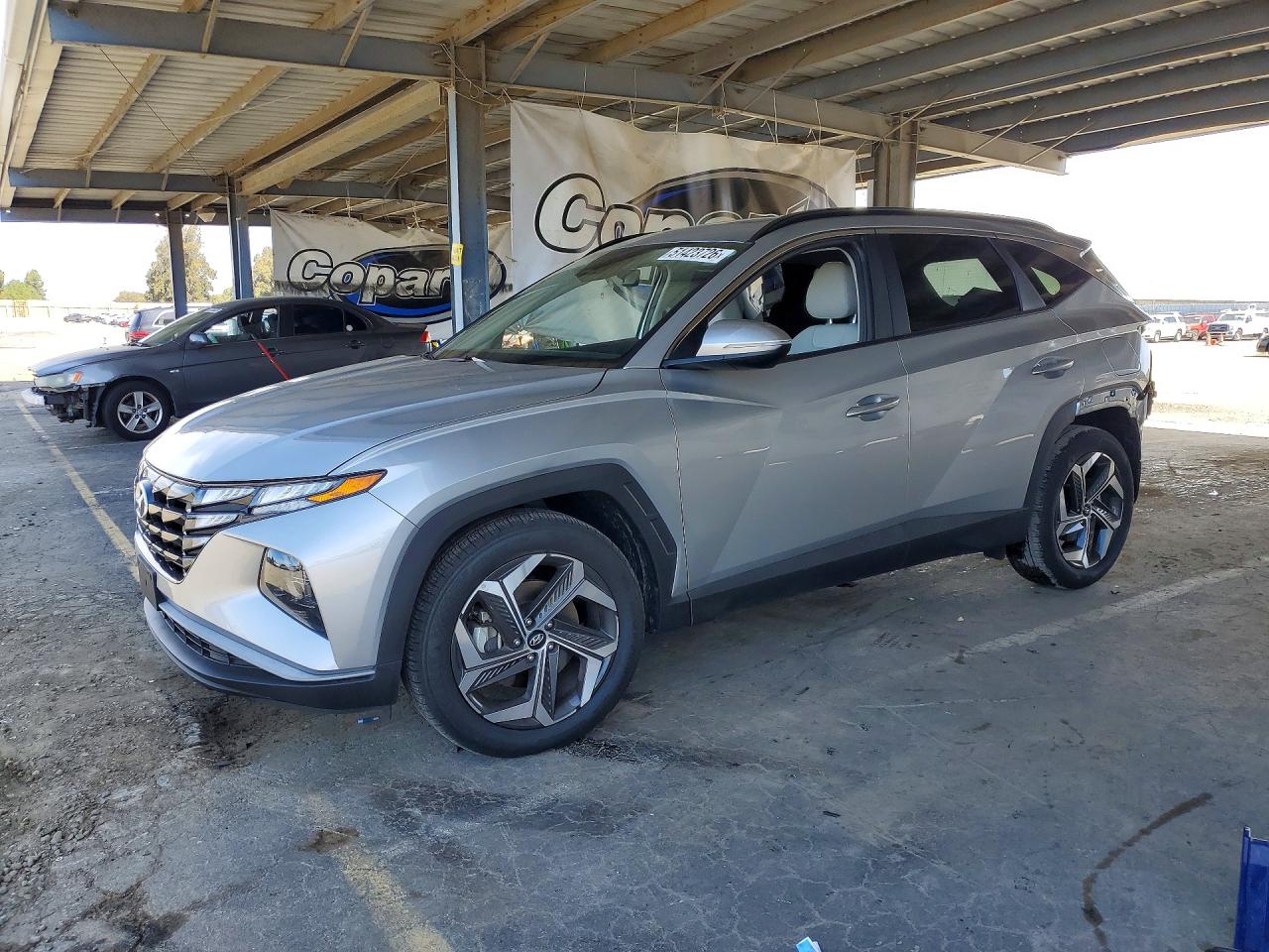 Salvage Hyundai TUCSON Image