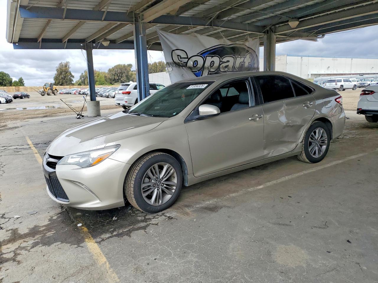 Salvage Toyota Camry Image