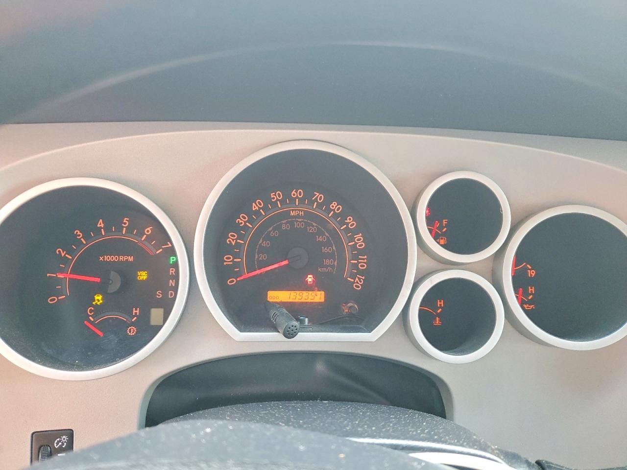 Toyota Tundra Crewmax Sr5