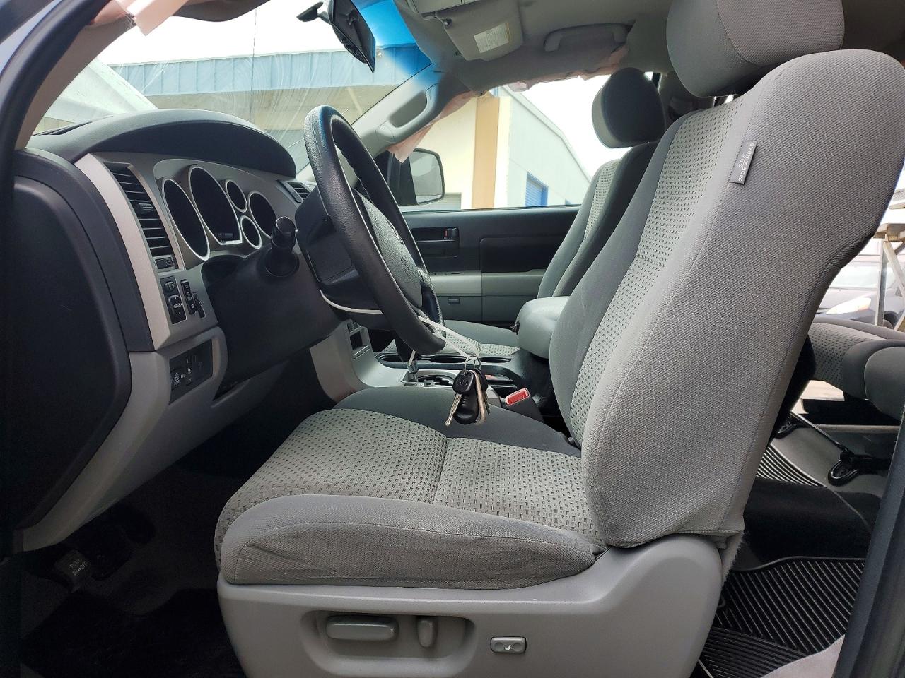 Toyota Tundra Crewmax Sr5