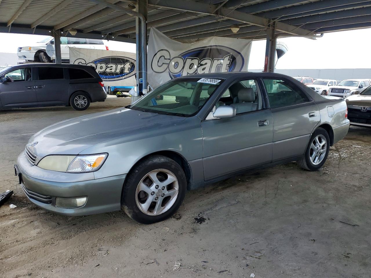 Salvage Lexus Es Image
