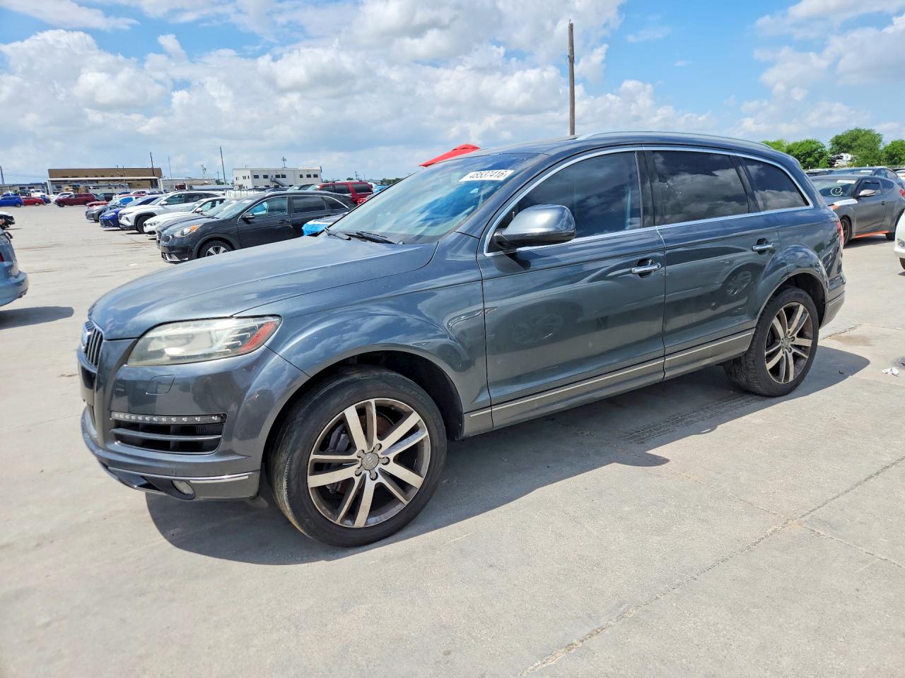 Salvage Audi Q7 Image