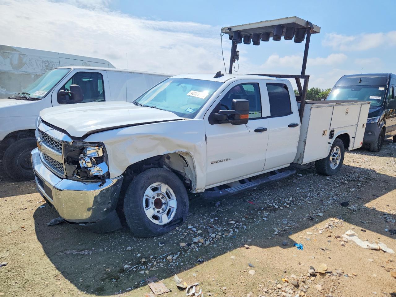 Salvage Chevrolet Silverado Image