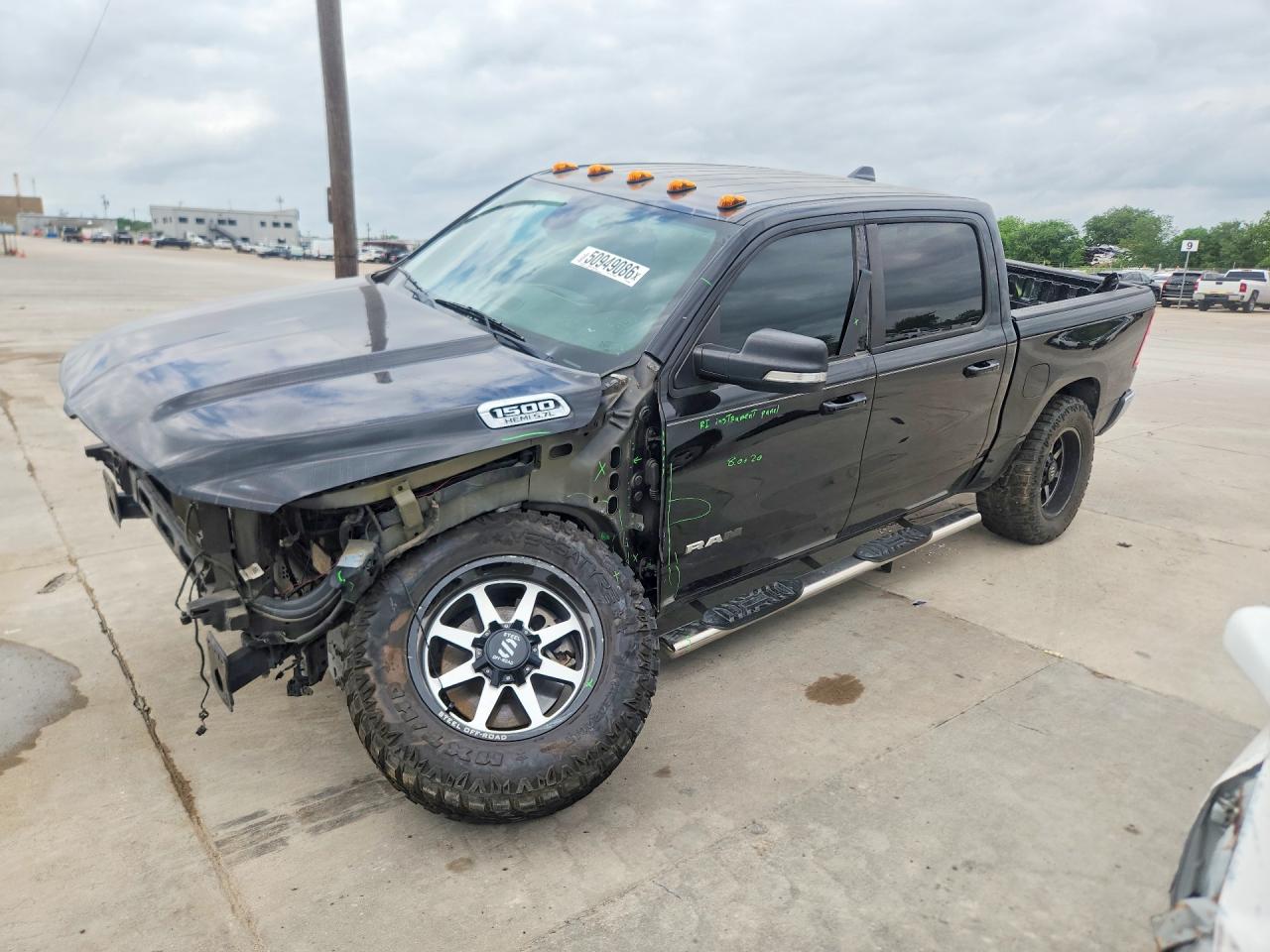 Salvage Ram 1500 Image