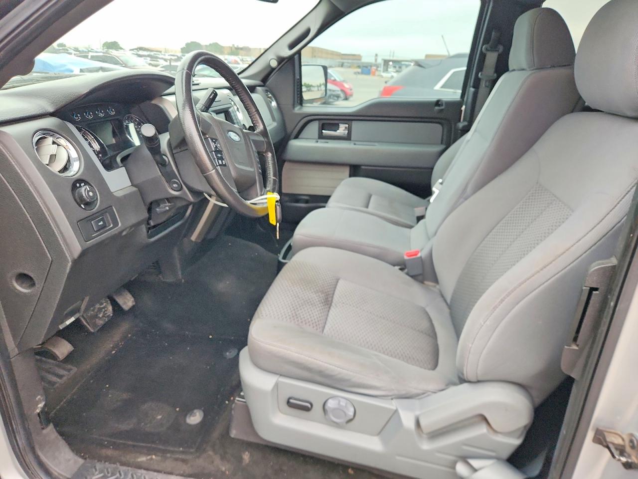 Ford F-150 Super Cab