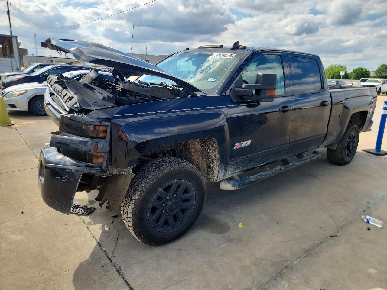 Salvage Chevrolet Silverado Image