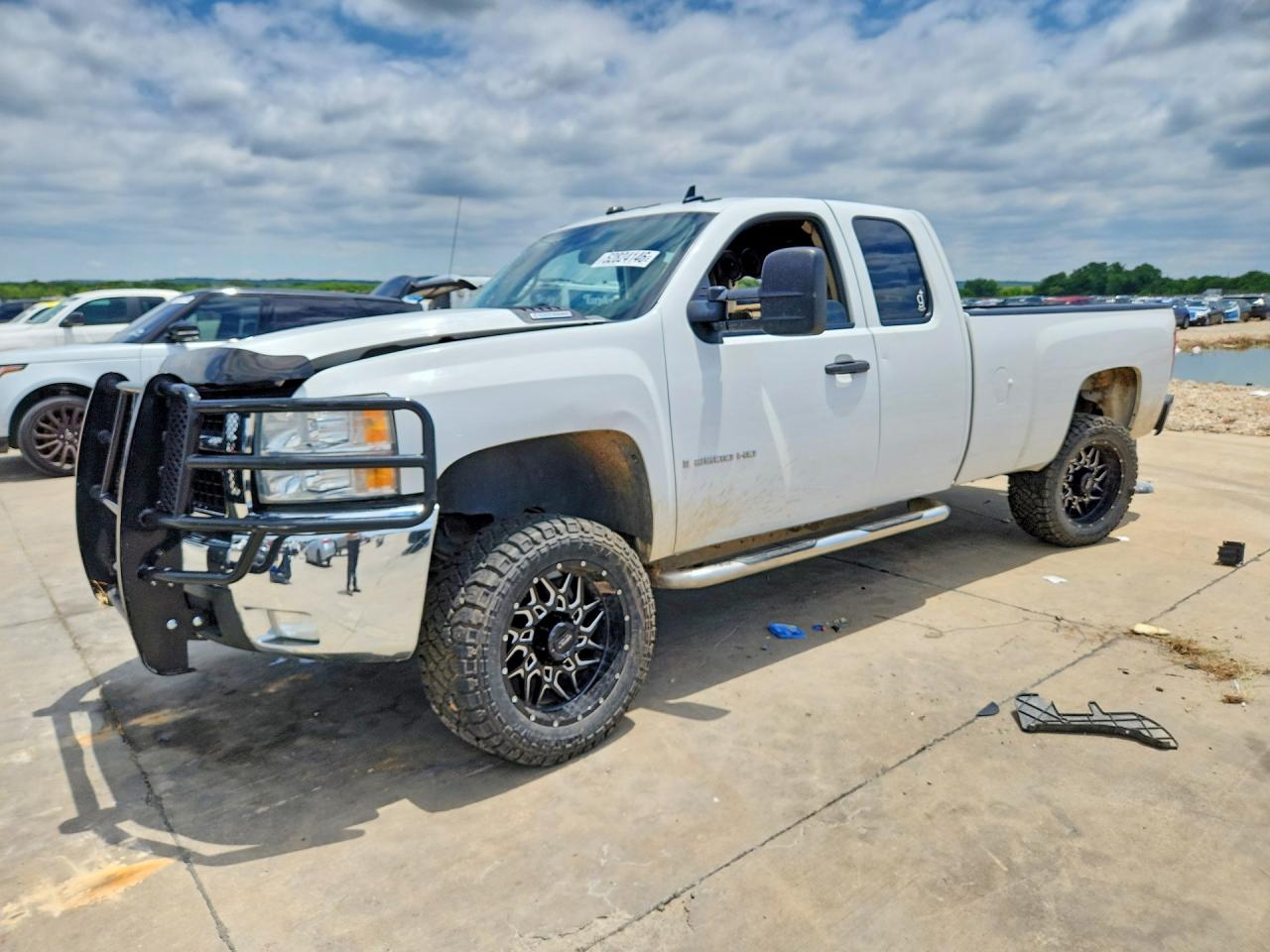 Salvage Chevrolet Silverado Image