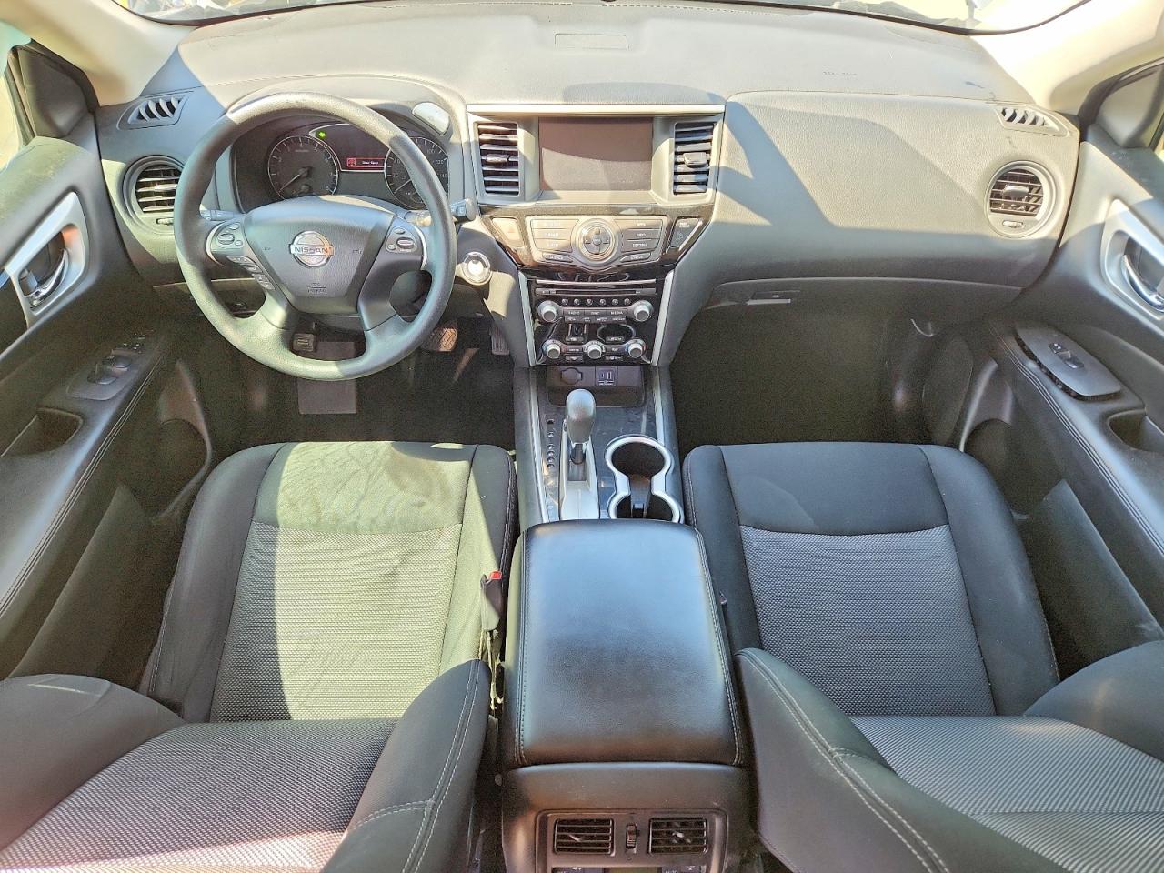 Nissan Pathfinder S
