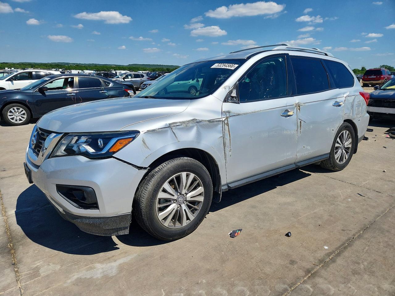 Salvage Nissan Pathfinder Image