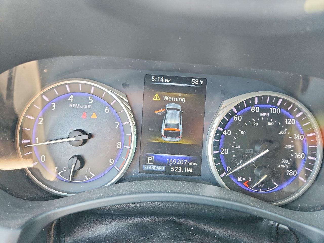 INFINITI Q50 Premium