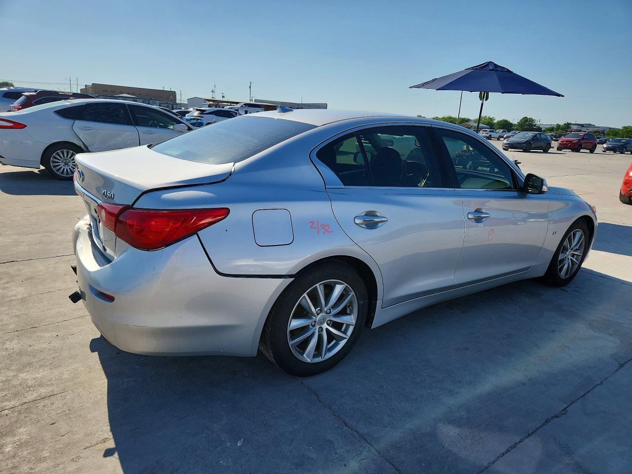INFINITI Q50 Premium
