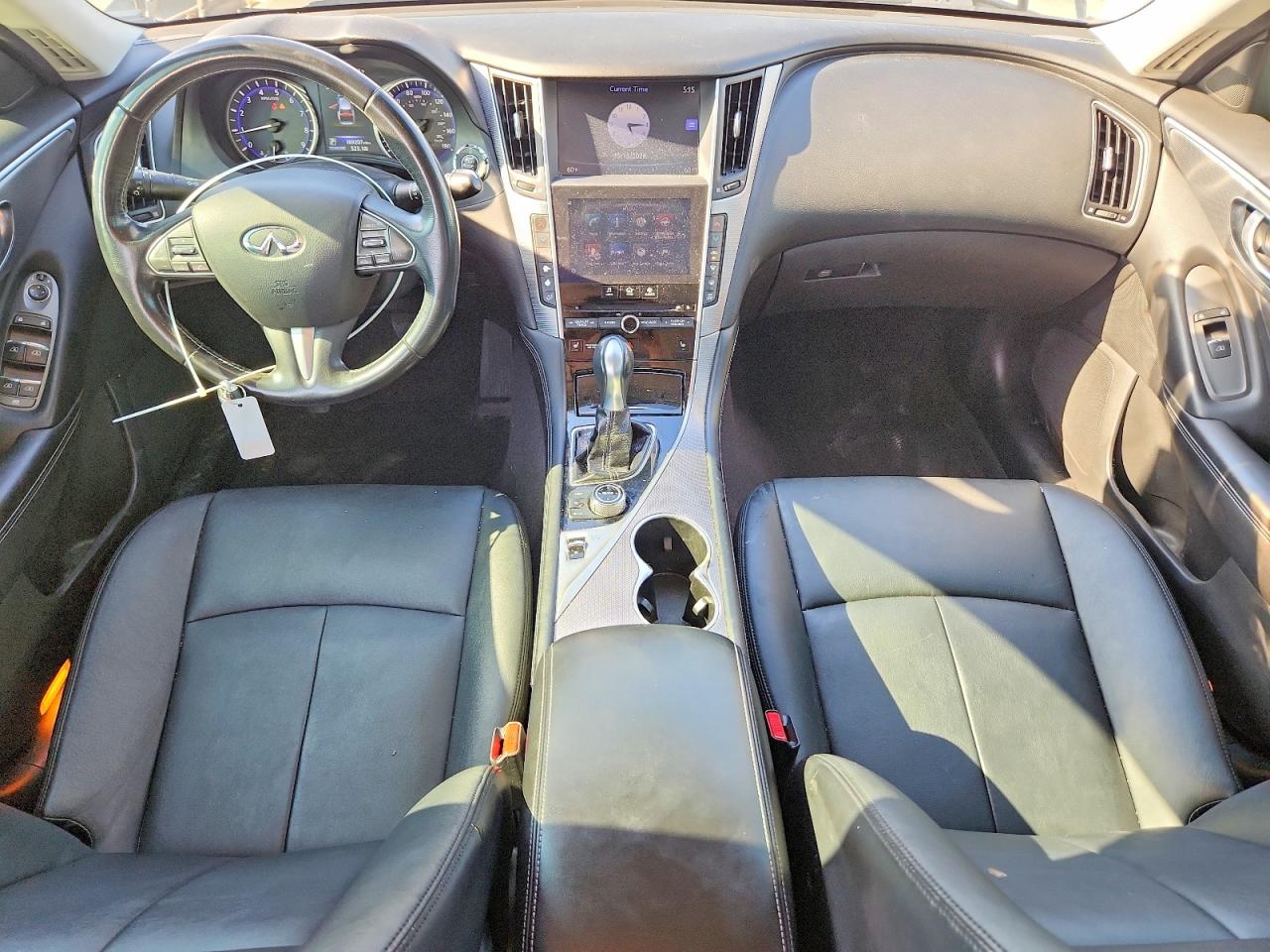 INFINITI Q50 Premium