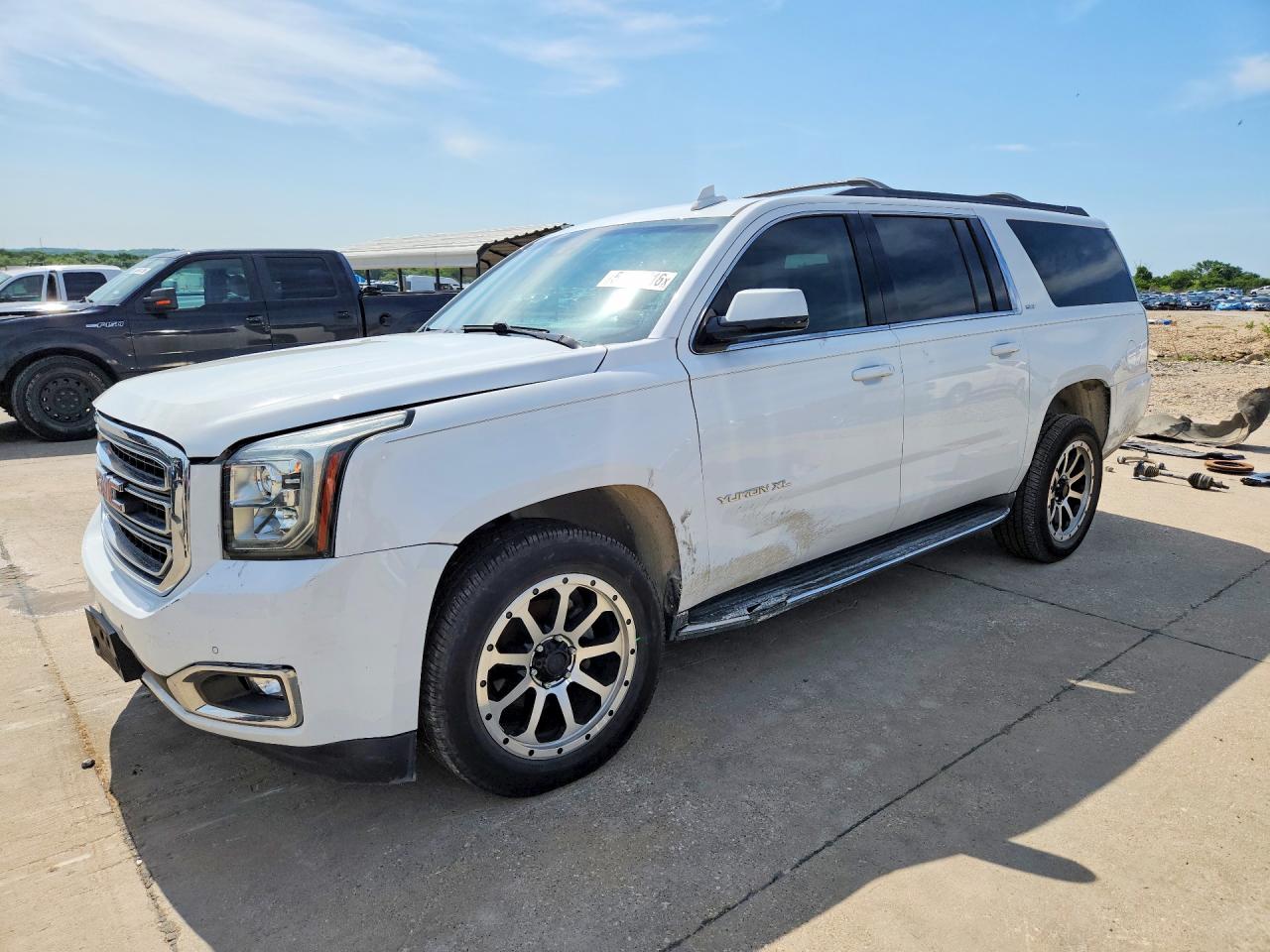 Salvage GMC Yukon Image