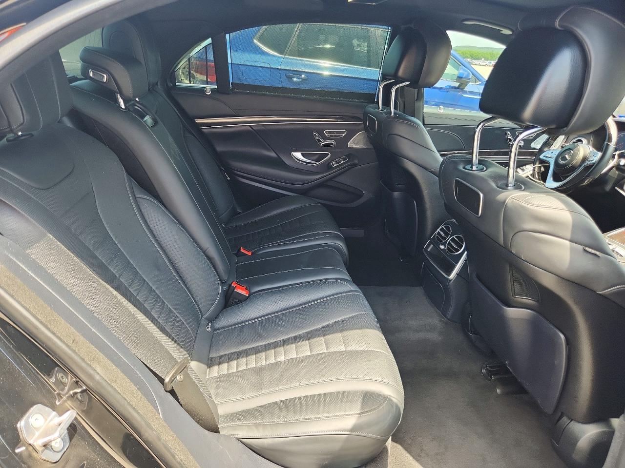 Mercedes-Benz S-Class 560