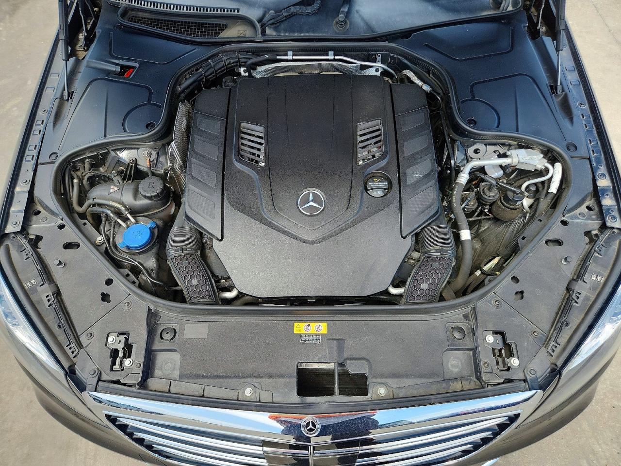 Mercedes-Benz S-Class 560