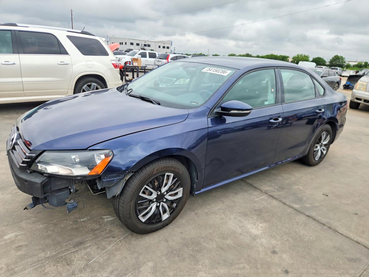 Salvage Volkswagen Passat Image