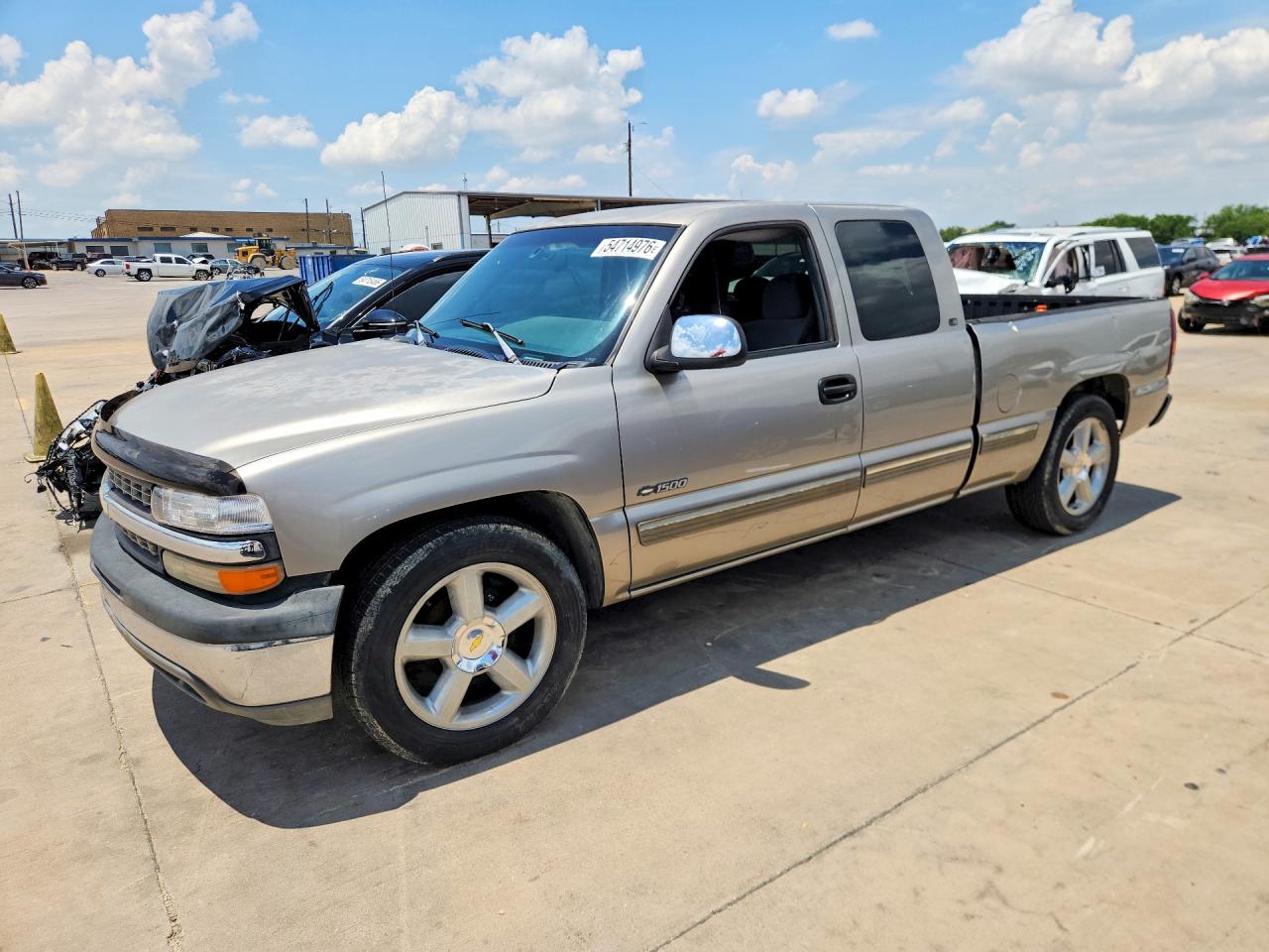Salvage Chevrolet Silverado Image
