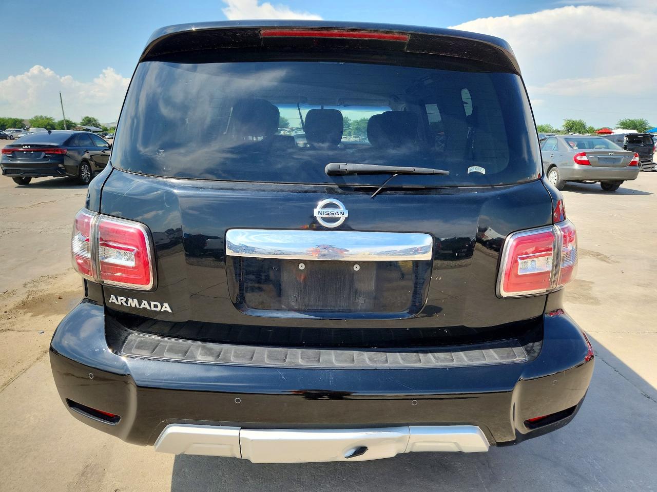 Nissan Armada Sv