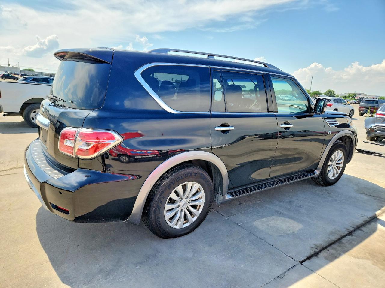 Nissan Armada Sv