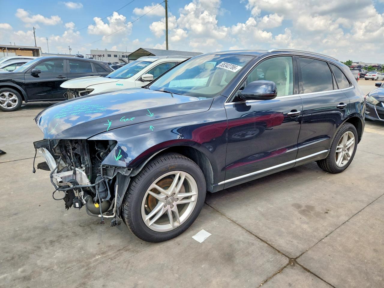 Salvage Audi Q5 Image
