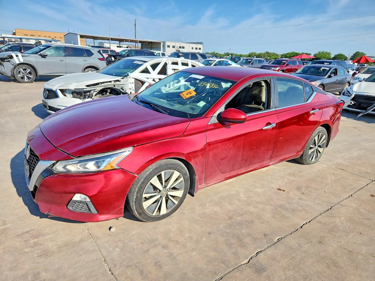 Salvage Nissan Altima Image