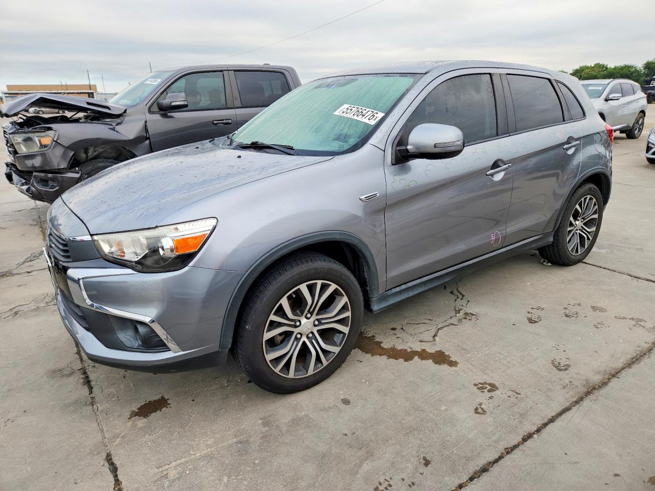 Salvage Mitsubishi Outlander Image