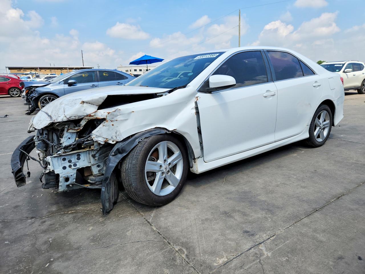 Salvage Toyota Camry Image