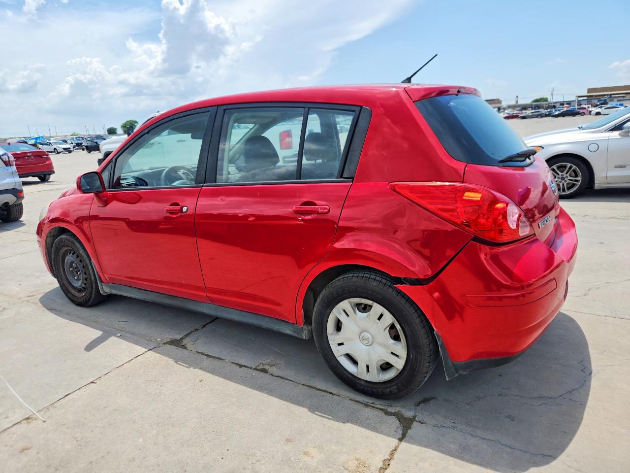 Nissan Versa 1.8 S