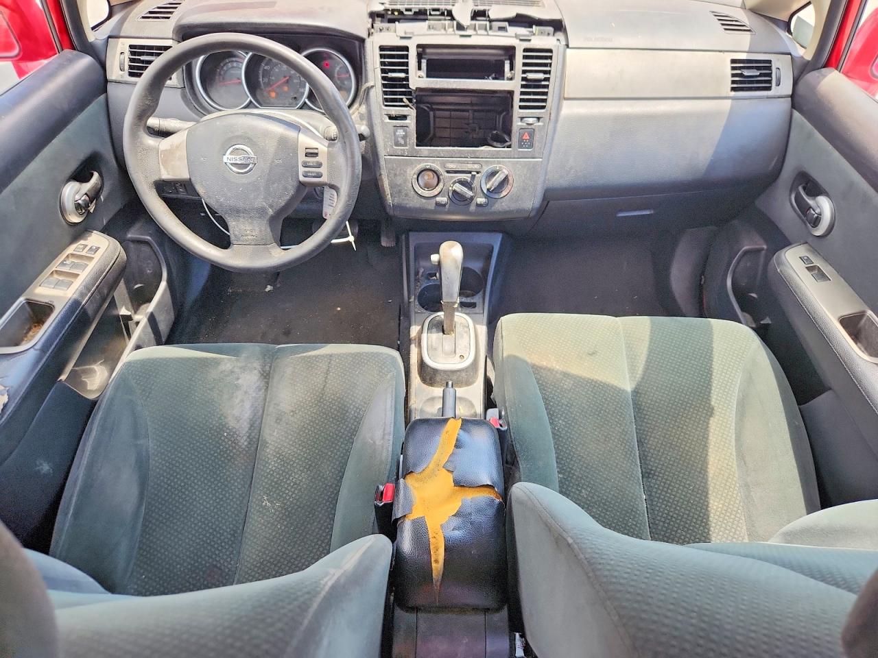 Nissan Versa 1.8 S