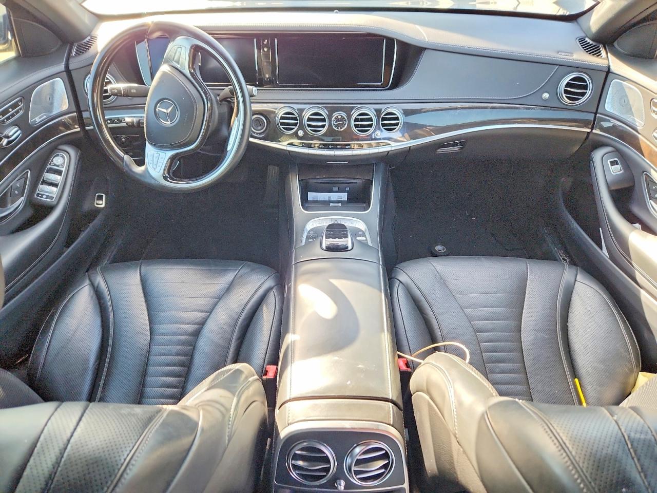 Mercedes-Benz S-Class 550