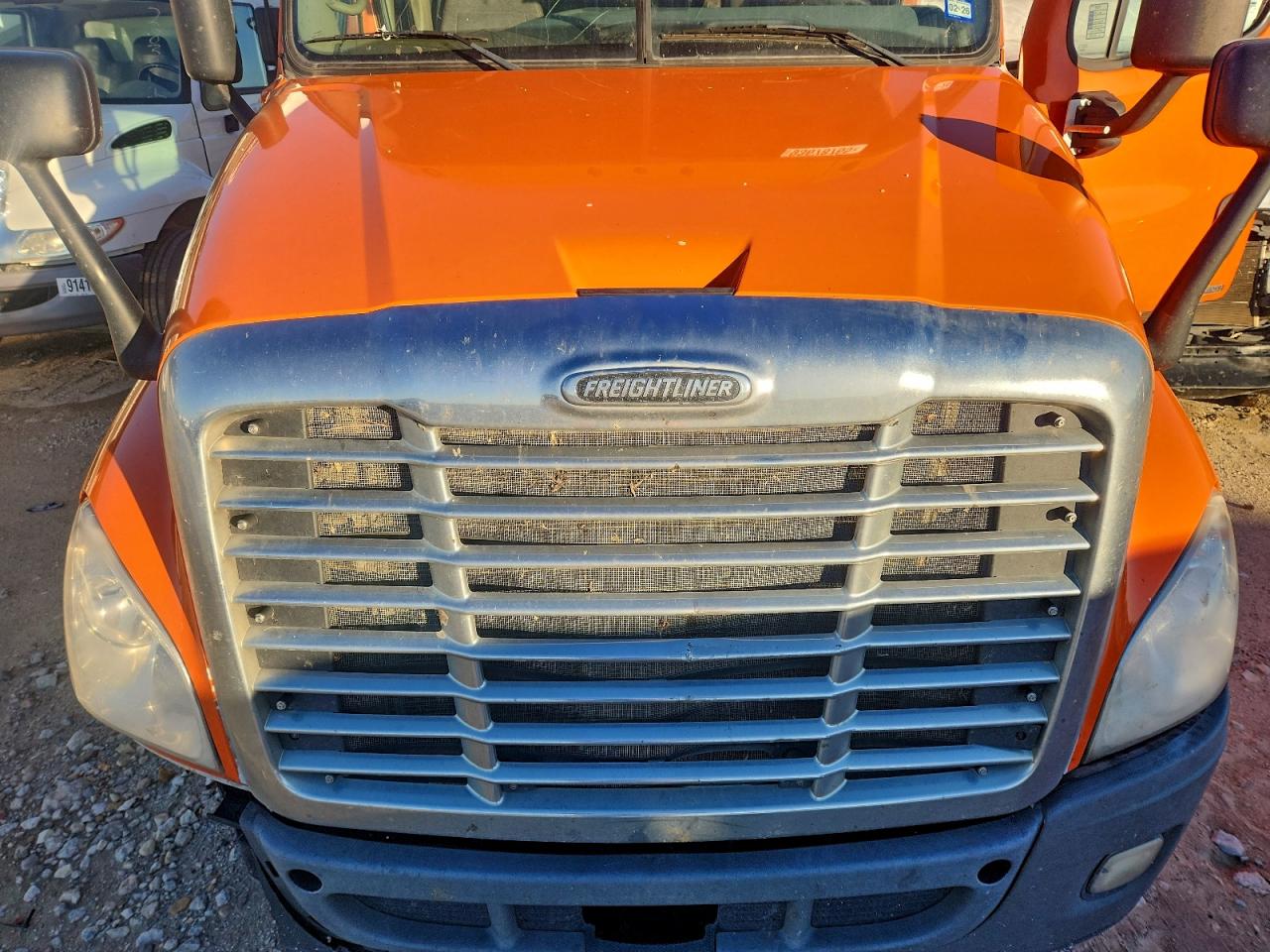 Freigliner Cascadia 125