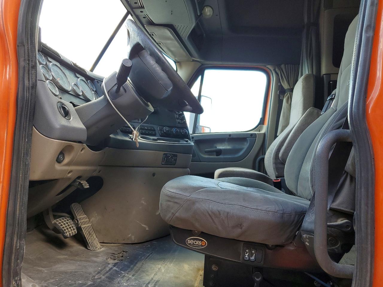 Freigliner Cascadia 125