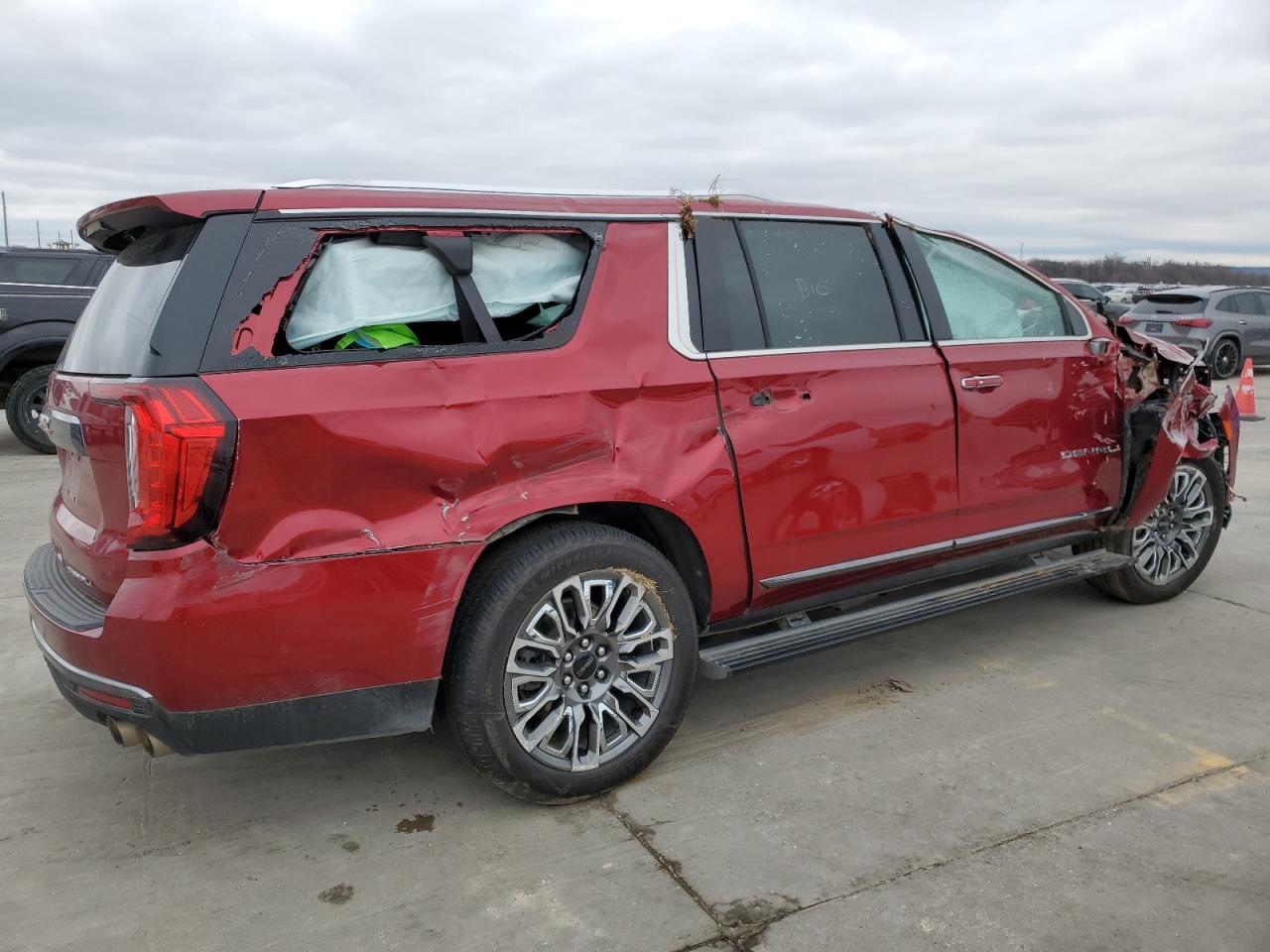 GMC Yukon Denali Ultimate