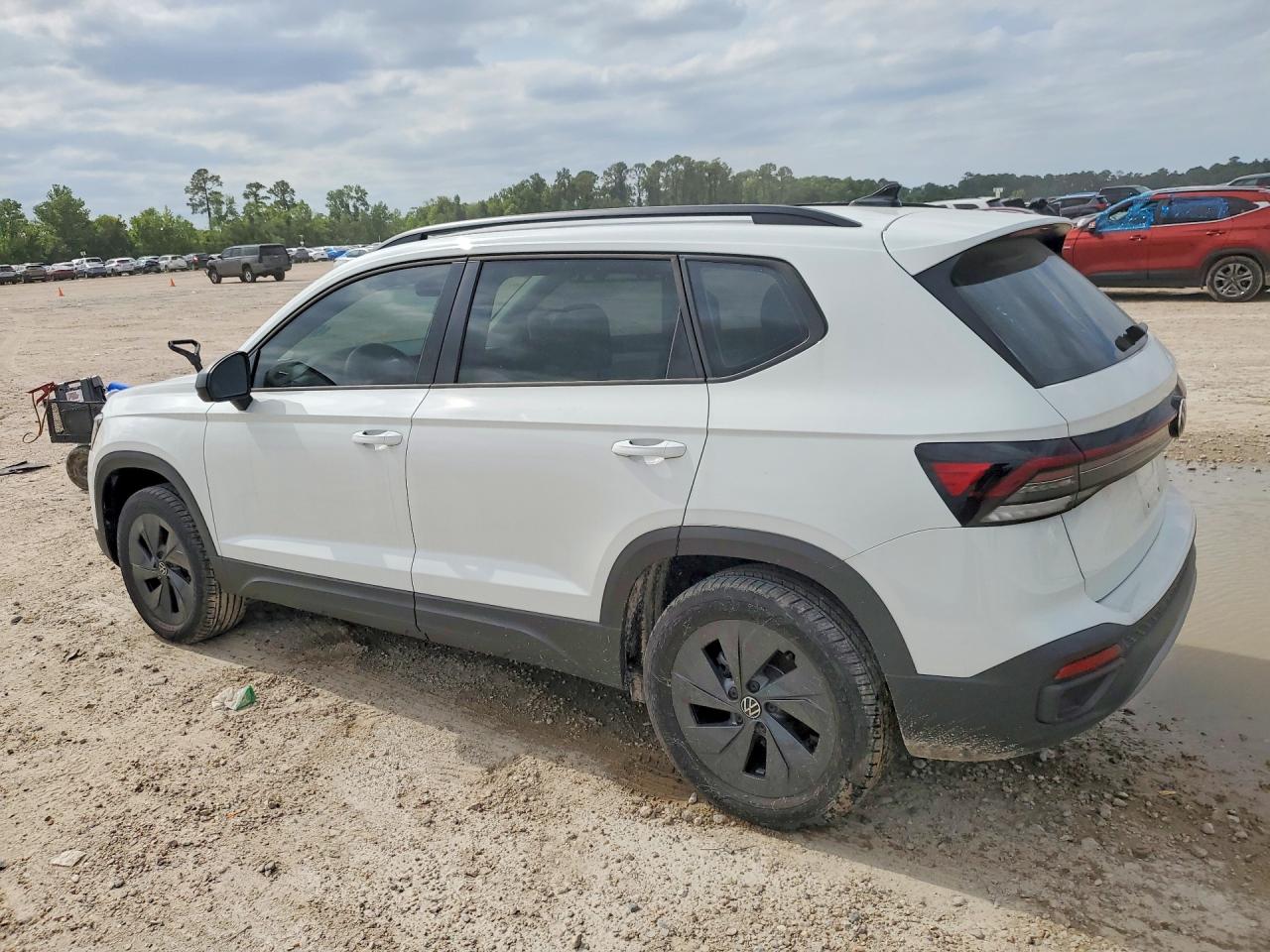 Volkswagen Taos S