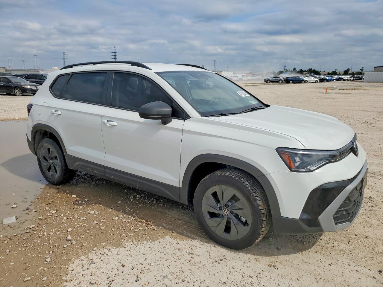 Volkswagen Taos S