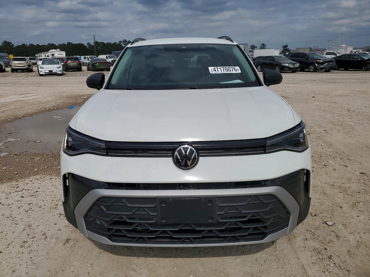 Volkswagen Taos S
