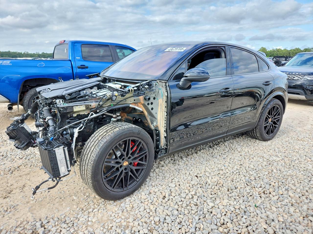 Salvage Porsche Cayenne Image