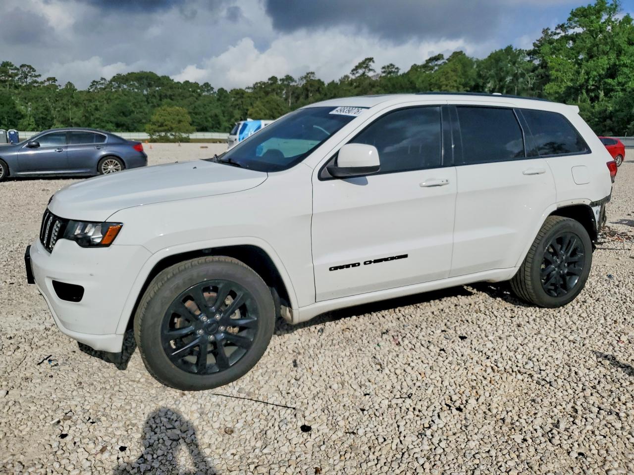 Salvage Jeep Cherokee Image