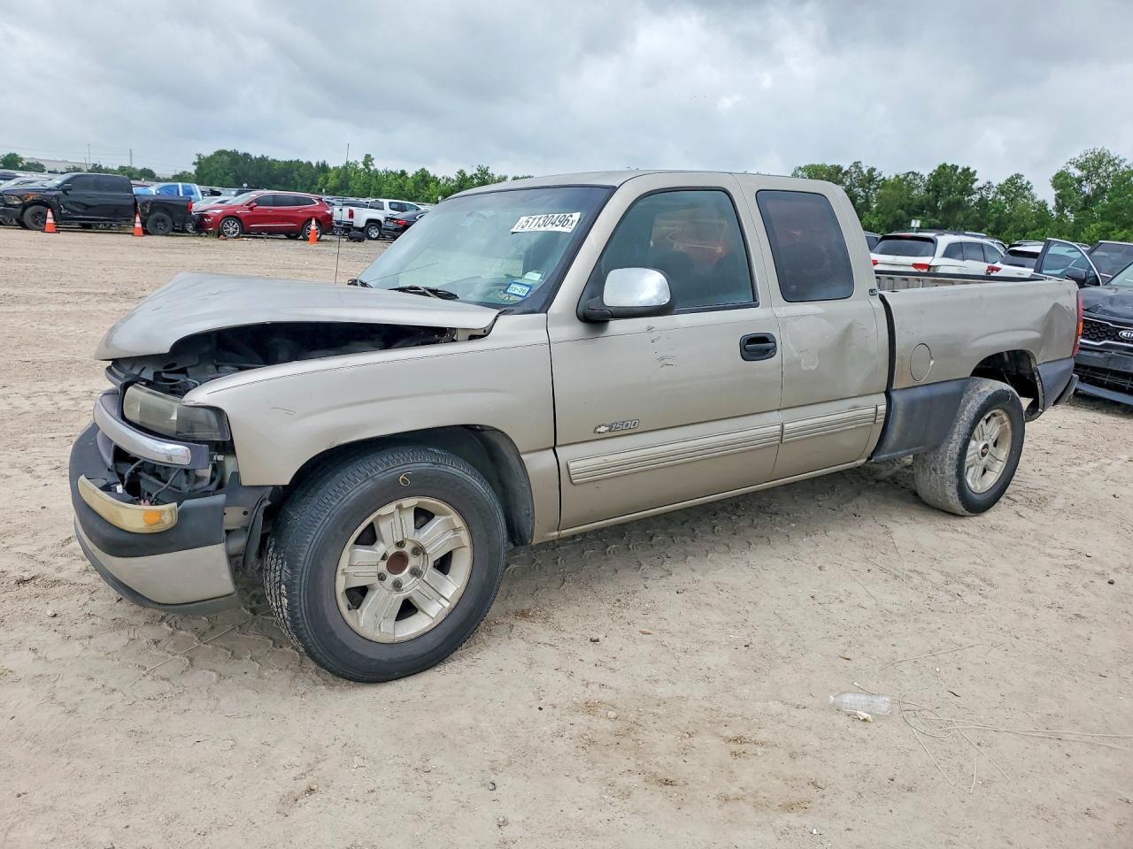 Salvage Chevrolet Silverado Image