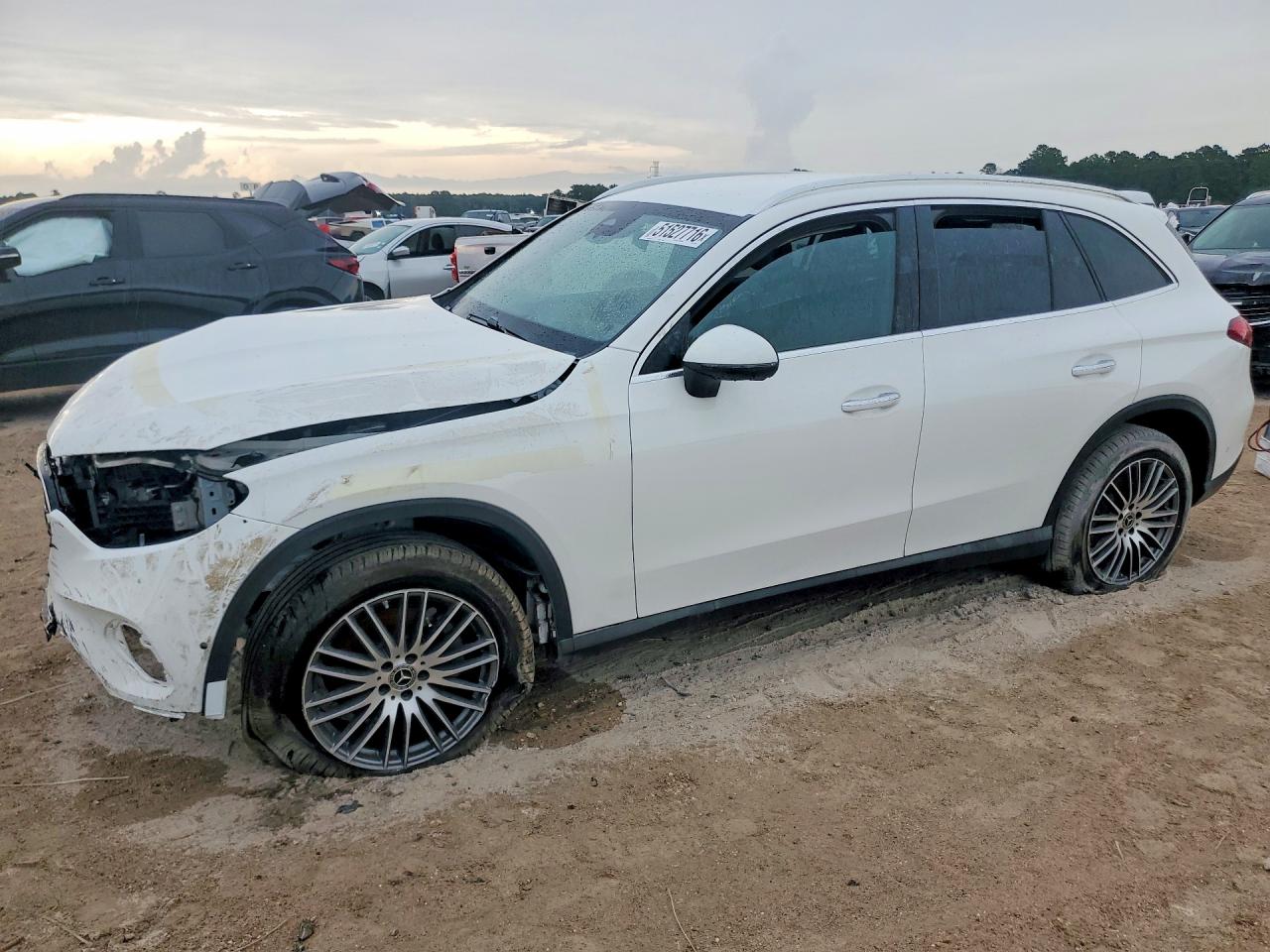 Salvage Mercedes-Benz GLC Image