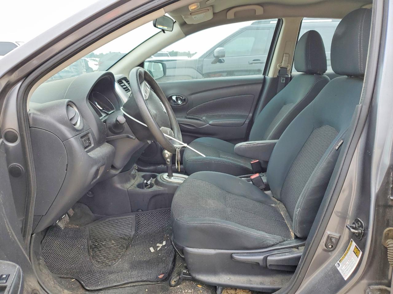 Nissan Versa Sv