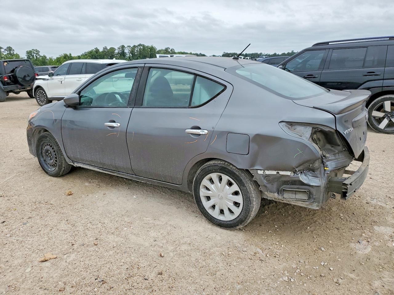 Nissan Versa Sv