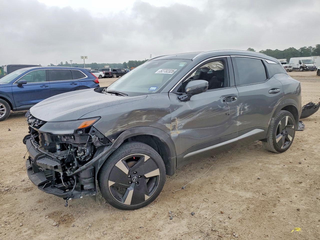 Salvage Nissan Kicks Image