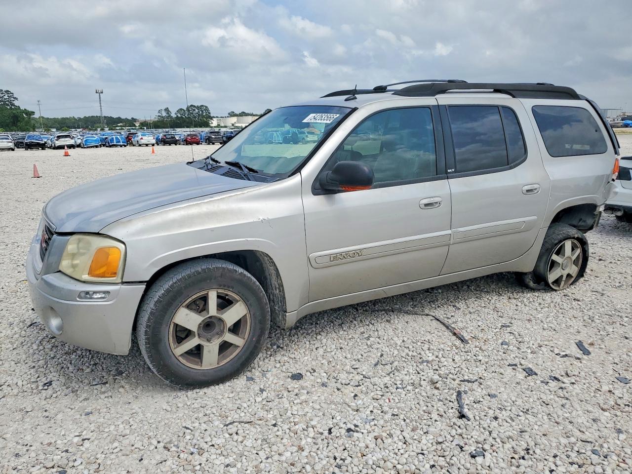 Salvage GMC Envoy Image